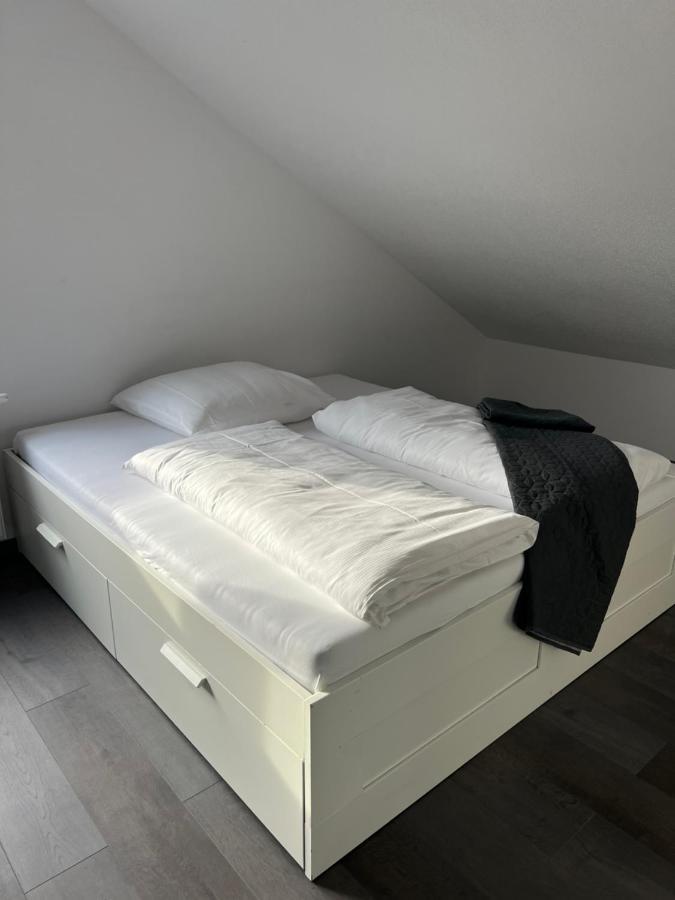 Unique Geraeumige 2 Zimmerwohnung In Tuttlingen Mit Netflix, Sauna Und Fitness Bagian luar foto